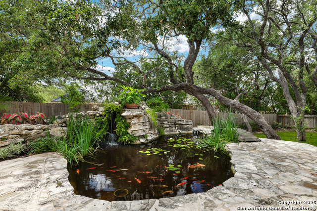 Listing photo id 47 for 14122 Bluff Manor