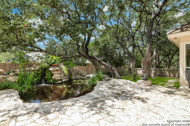 Listing photo id 48 for 14122 Bluff Manor