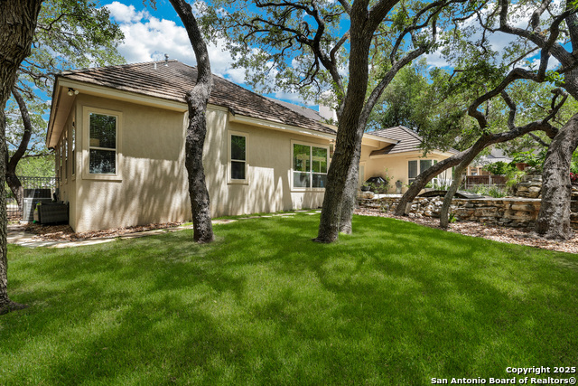 Listing photo id 50 for 14122 Bluff Manor