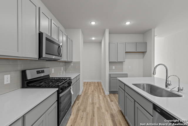 Listing photo id 13 for 12403 Hurdlebrink Ranch