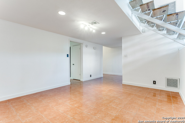 Image 11 of 25 For 3102 Eisenhauer  B 20