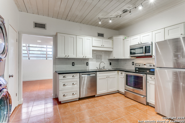 Image 13 of 25 For 3102 Eisenhauer  B 20