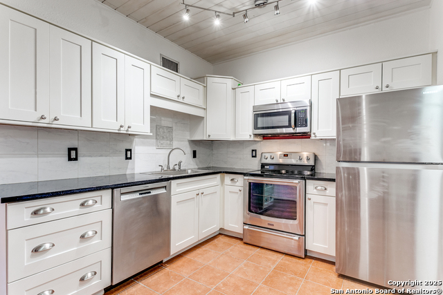 Image 14 of 25 For 3102 Eisenhauer  B 20