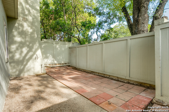 Image 4 of 25 For 3102 Eisenhauer  B 20