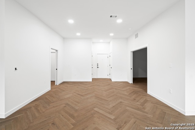 Listing photo id 12 for 2209 1st Street S 108