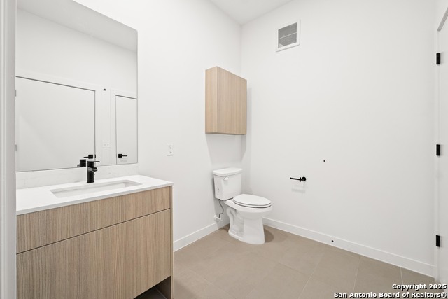 Listing photo id 20 for 2209 1st Street S 108