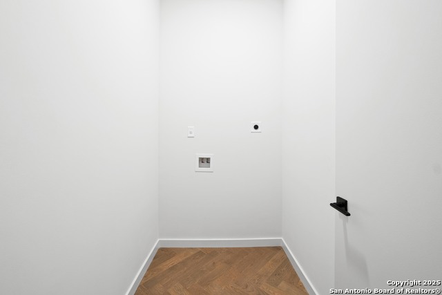 Listing photo id 22 for 2209 1st Street S 108