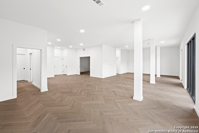 Listing photo id 5 for 2209 1st Street S 108