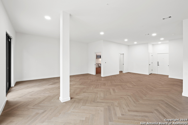 Listing photo id 6 for 2209 1st Street S 108