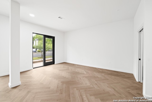Listing photo id 7 for 2209 1st Street S 108
