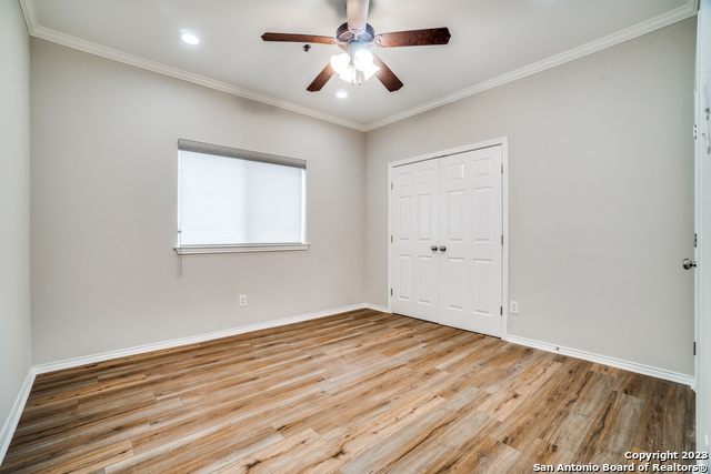 Image 17 of 26 For 4923 Ali Ave  1