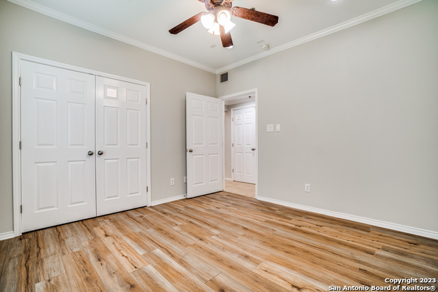 Image 21 of 26 For 4923 Ali Ave  1