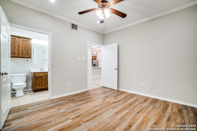 Image 22 of 26 For 4923 Ali Ave  1
