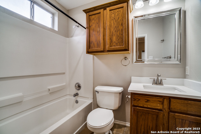 Image 23 of 26 For 4923 Ali Ave  1