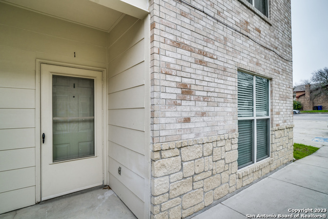 Image 3 of 26 For 4923 Ali Ave  1