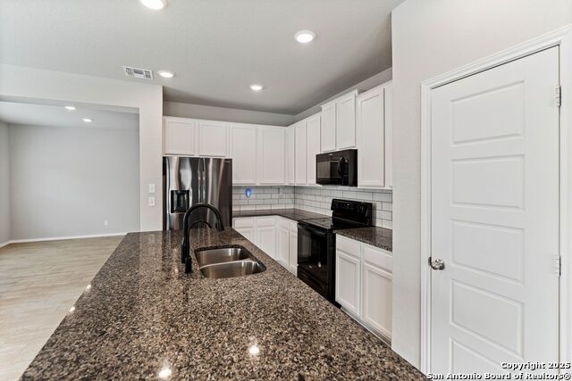 Image 10 of 50 For 15207 Comanche Gard