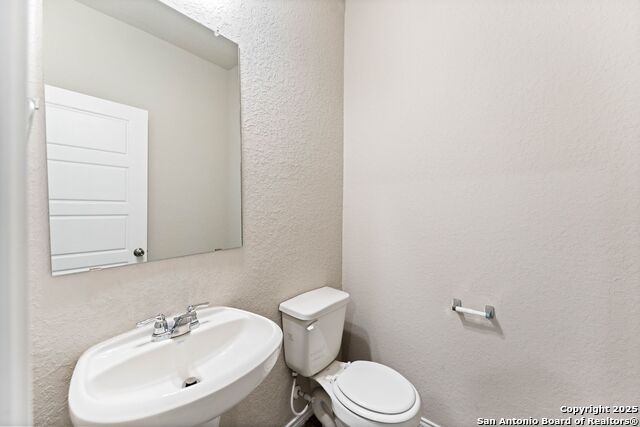Image 16 of 50 For 15207 Comanche Gard