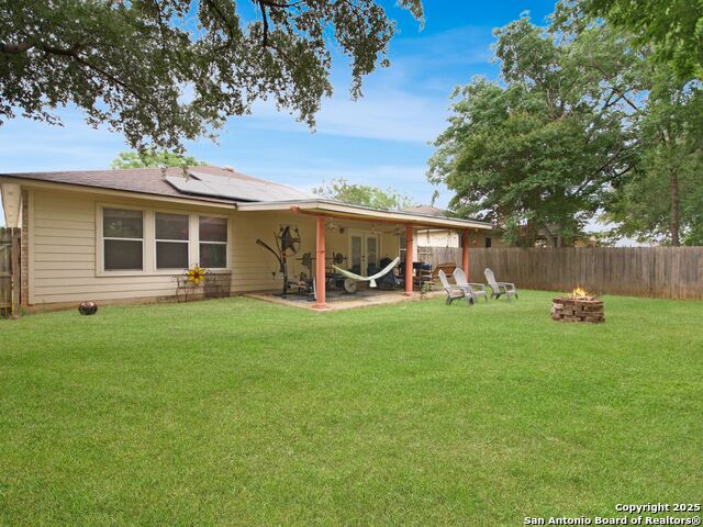 Listing photo id 9 for 8711 Dumaine
