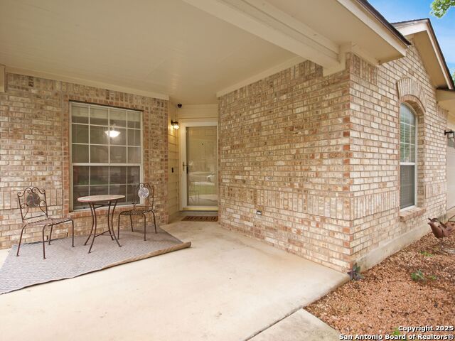 Listing photo id 1 for 8711 Dumaine