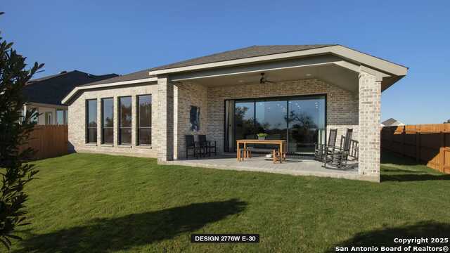 Listing photo id 10 for 1720 Seekat Drive