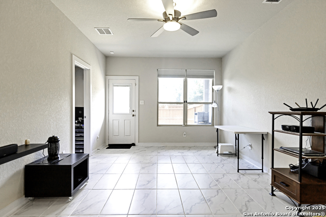 Listing photo id 8 for 4439 Tiger Run