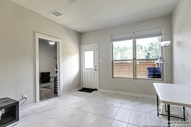 Listing photo id 9 for 4439 Tiger Run