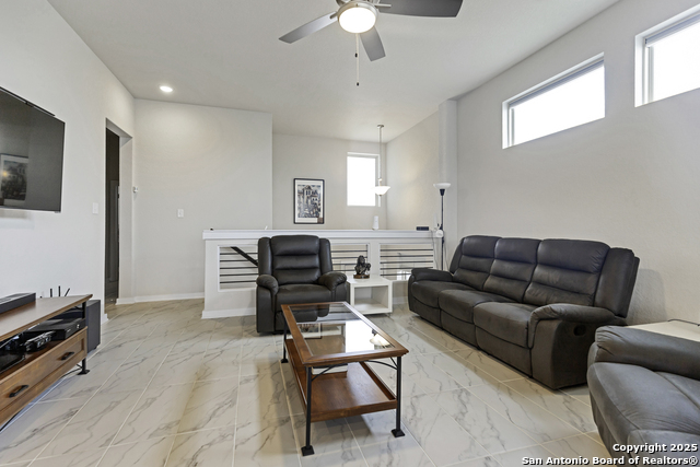Listing photo id 3 for 4439 Tiger Run