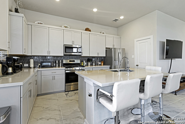 Listing photo id 7 for 4439 Tiger Run
