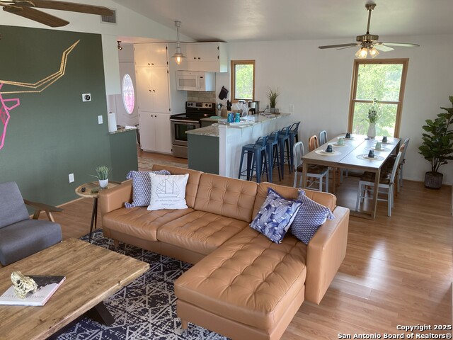Image 3 of 24 For 651 Colleen Dr