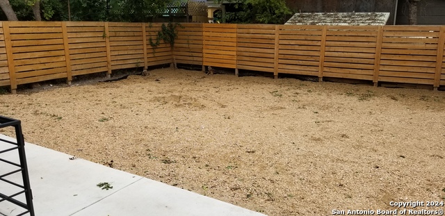 Image 11 of 11 For 908 Camaron St