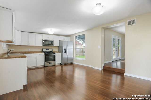 Image 7 of 28 For 161 Carle Ave