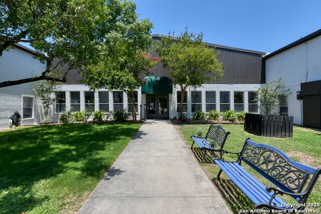 Listing photo id 3 for 264 Loma Vista