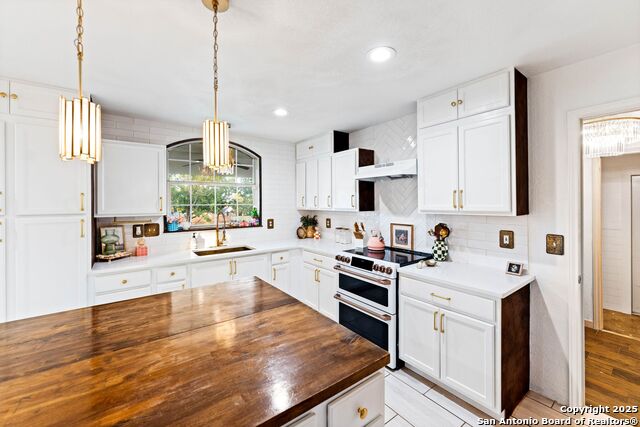Listing photo id 14 for 123 Country Gardens