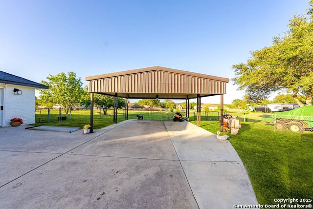 Listing photo id 32 for 123 Country Gardens