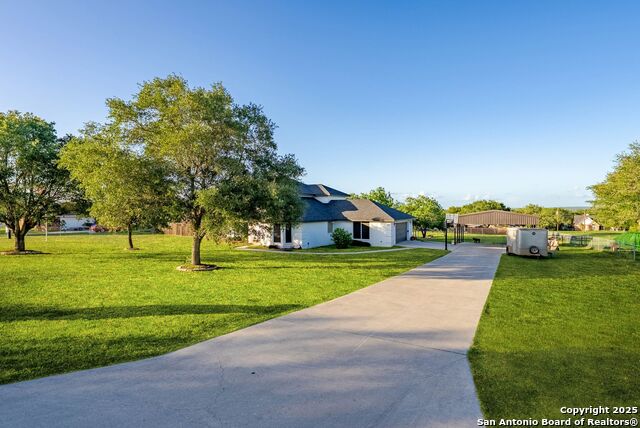 Listing photo id 3 for 123 Country Gardens