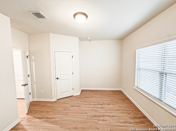 Image 19 of 23 For 13823 Enzo Gate  102