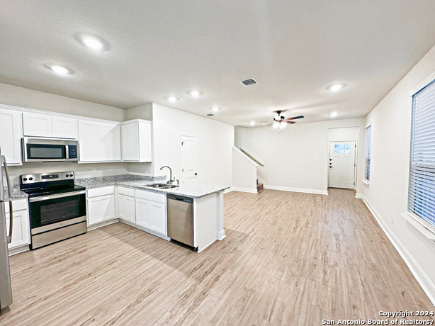 Image 8 of 23 For 13823 Enzo Gate  102