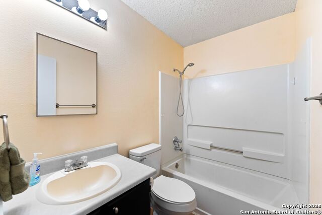 Image 20 of 28 For 11347 Widefield Ln
