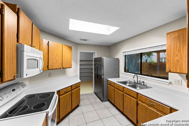 Image 4 of 28 For 11347 Widefield Ln