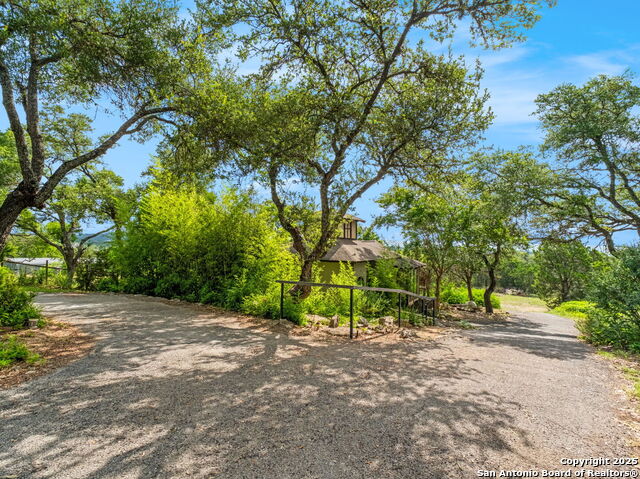 Listing photo id 26 for 30520 Bulverde Hills