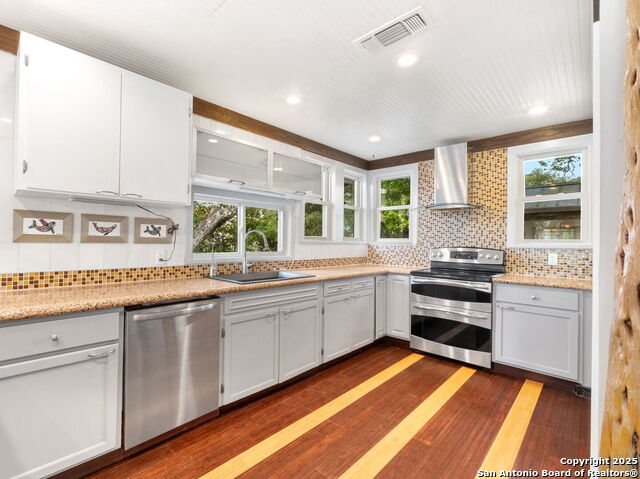 Listing photo id 1 for 30520 Bulverde Hills