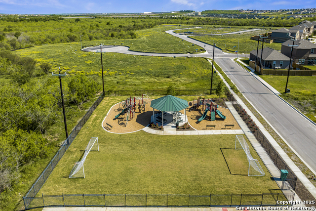 Image 6 of 6 For 9527 Crestway Rd
