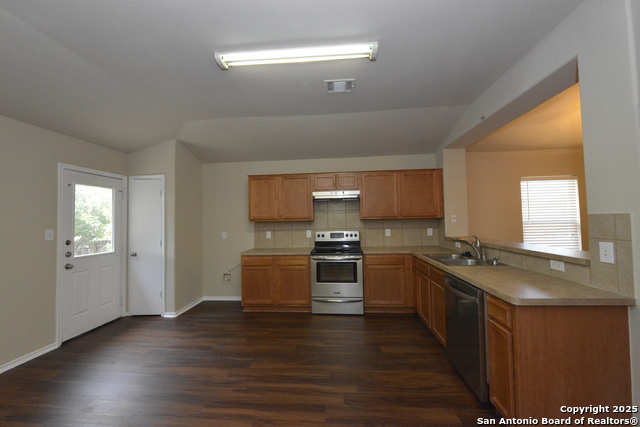 Image 7 of 27 For 201 Brahma Way
