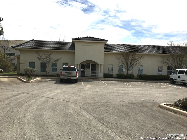 Listing photo id 7 for 18834 Stone Oak Pkwy 104-a