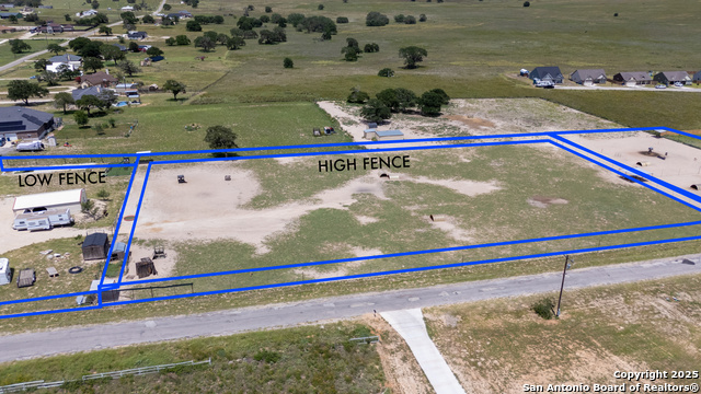 Image 40 of 50 For 700 Lake Valley