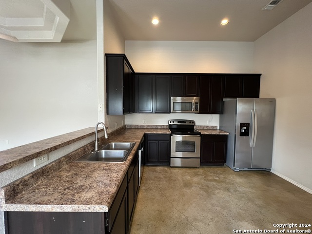 Image 13 of 30 For 271 Rosalie Dr  B