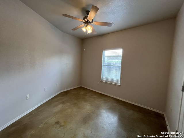 Image 18 of 30 For 271 Rosalie Dr  B