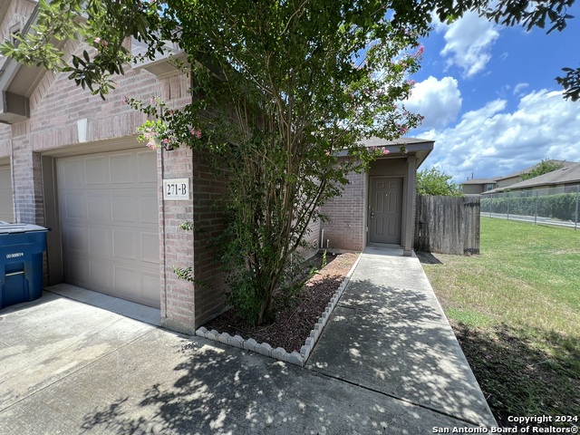 Image 3 of 30 For 271 Rosalie Dr  B