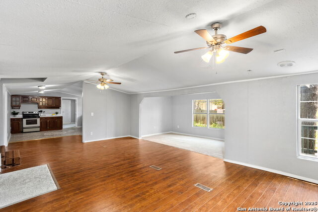 Listing photo id 12 for 3910 Waterwood Pass