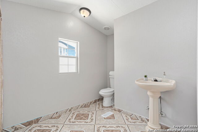Listing photo id 28 for 3910 Waterwood Pass
